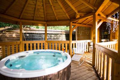 private jacuzzi chalet, love room Vosges Alsace