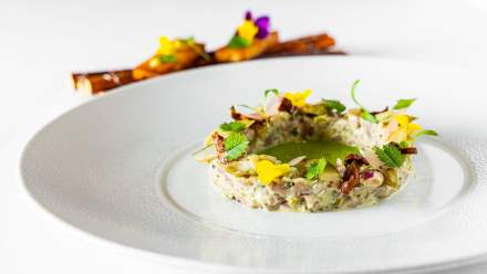 assiette de la table du haut jardin, table gastronomique