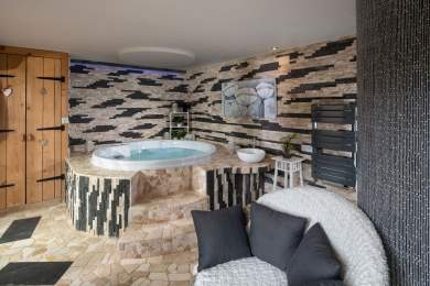 table de massage, hotel spa vosges le domaine du haut jardin