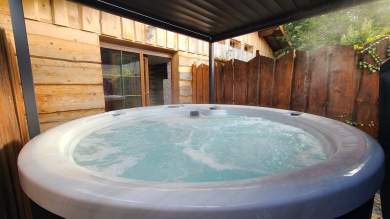 Massage table, hotel spa vosges le domaine du haute jardin